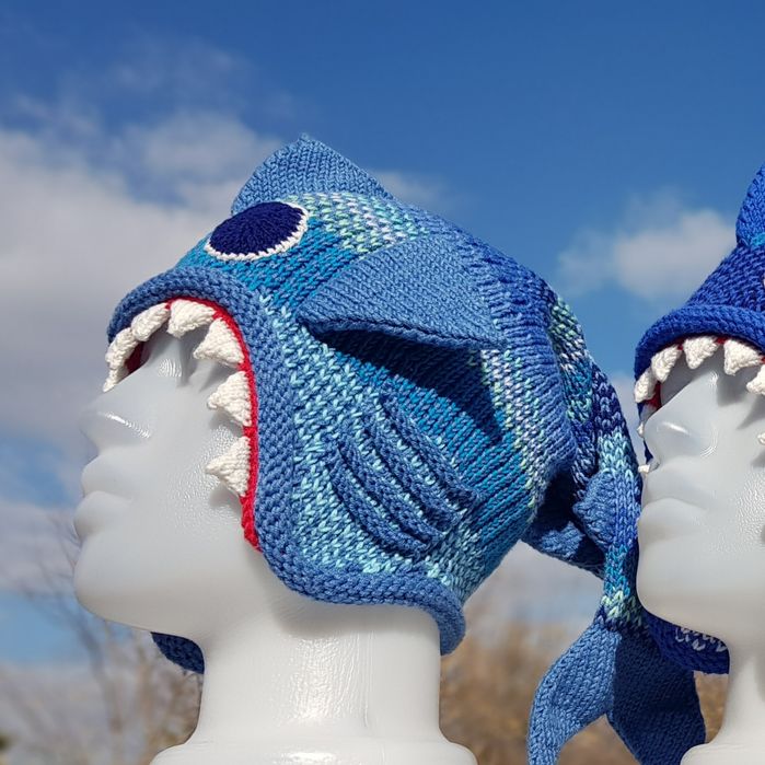 Оригинальная шапка-акула