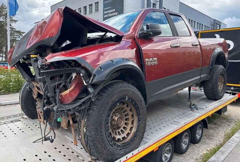 Dezmembrez RAM 1500 SLT 4X4 ∗5.7L V8 HEMi 2015