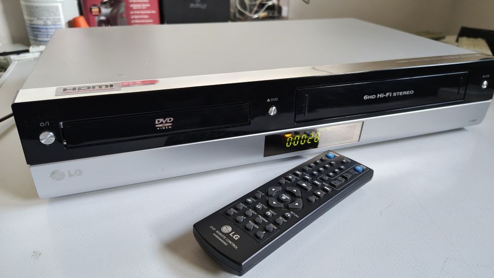 Combo LG video VHS și DVD cu HDMI
