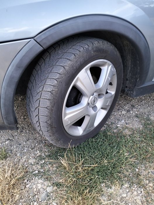 Jante aluminiu cu cauciucuri aproape noi