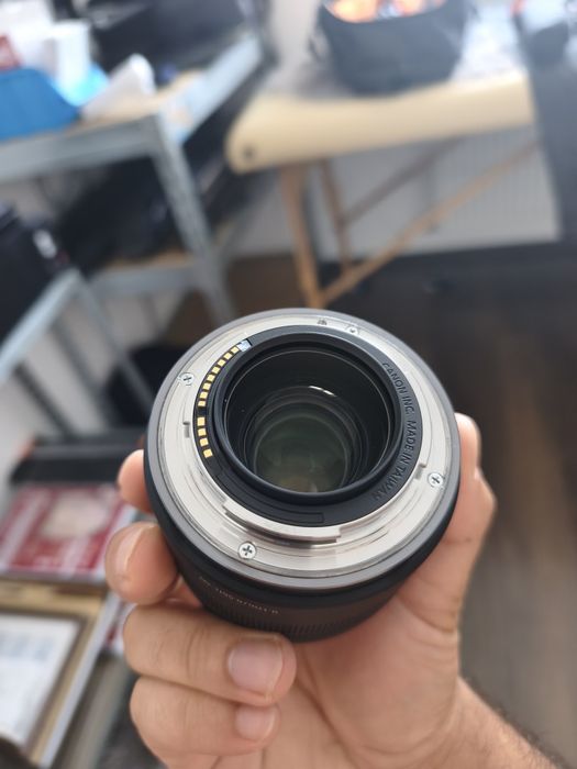 Obiectiv Canon RF 1.8 Macro