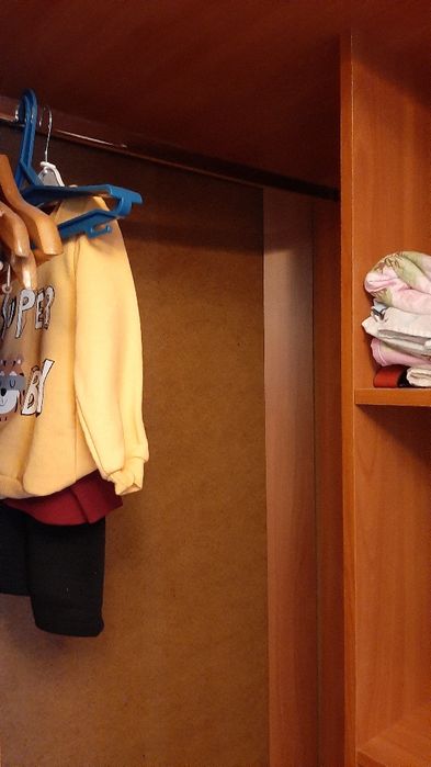 Угловой плательный шкаф