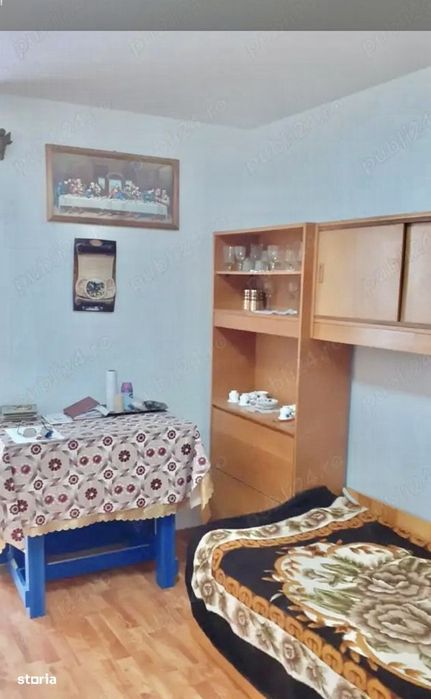 Vand 1 cam Mureseni etaj 1