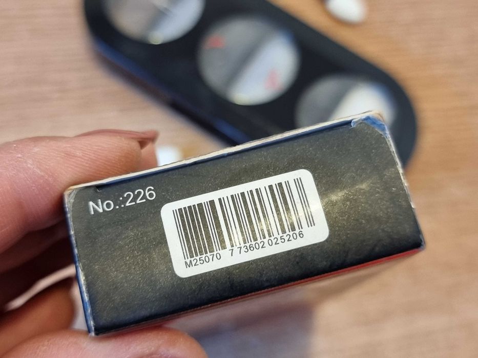 Fard pleoape MAC, Eye Shadow 6 culori, nr.03 226