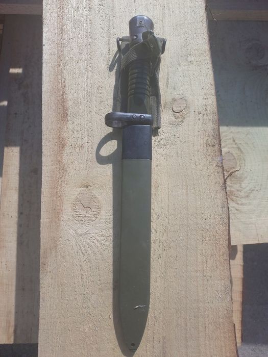 Baioneta militara Spania