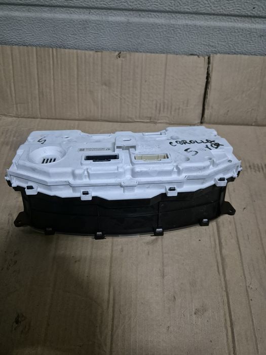 Ceasuri de bord Toyota Corolla E21 1.8/2.0hybrid 2019-2023.Volan sting