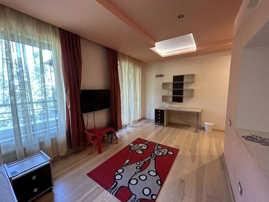 Дава се под наем Многостаен апартамент в София, Витоша - 300 кв.м за 1900 € - Снимка #6