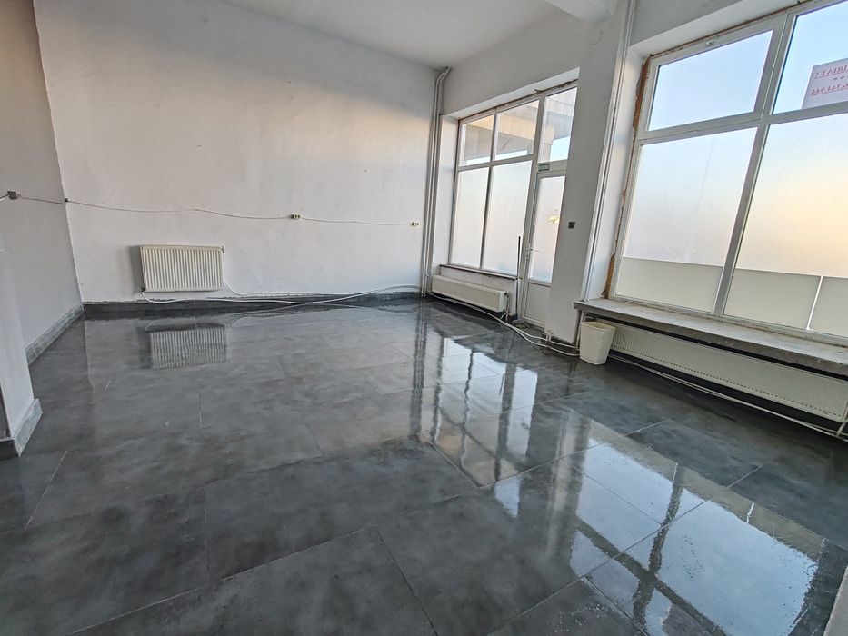 Inchiriez Spatiu Comercial / 48 mp / Zona Piata