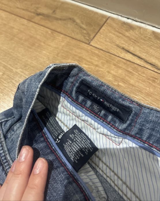 Blugi TOMMY HILFIGER, barbati, marimea 32/32, in stare foarte buna