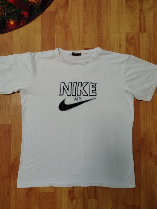 Vând tricou bărbați Nike