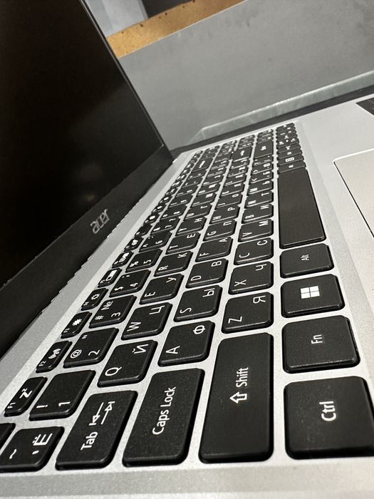 Офисный ноутбук Acer