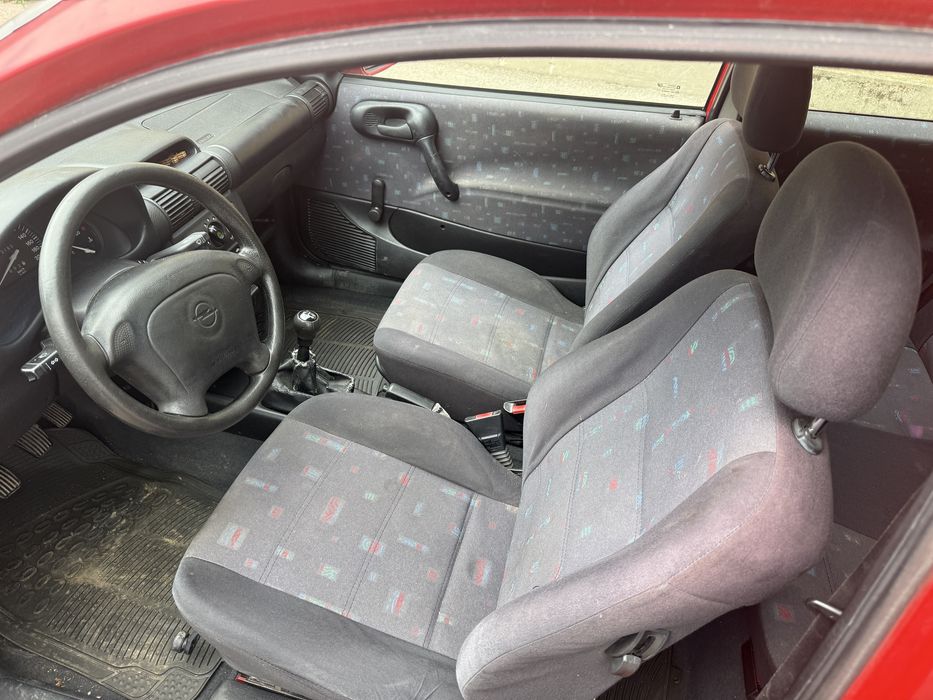 Opel corsa B 1.0