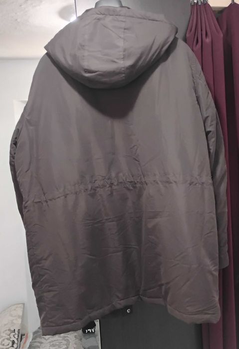 Vând haină iarnă bărbați, mare, largă