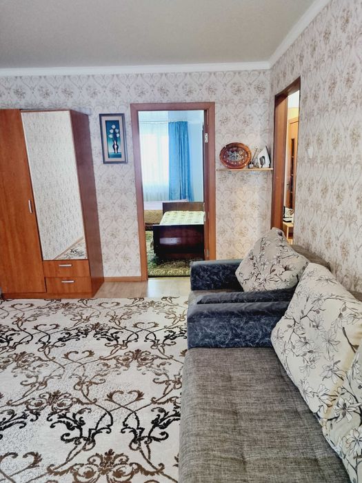 Сдам  2 комн квартиру в центре