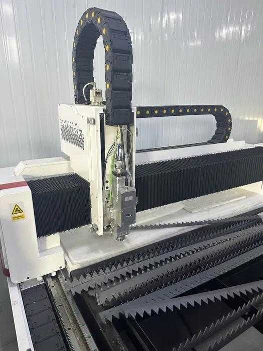 Лазерный станок ЧПУ Fiber lazer stanok  3000W Lazr stanok