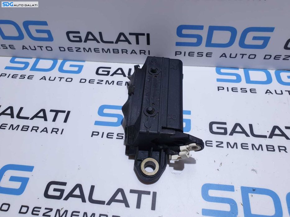 Broasca Incuietoare Usa Portiera Dreapta Spate Audi A4 B5 1995 - 2001 Cod 8D0839016A