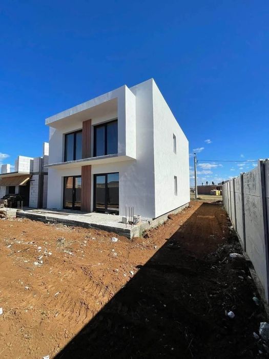 Casă de vânzare Zona VETERANI
4 dormitoa