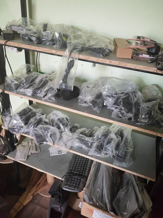 Notebook lar Un Ekran, batarya, kalav va zaryadchiklar(аксессуары)