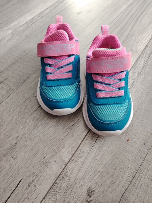 Adidași Skechers fetițe 22