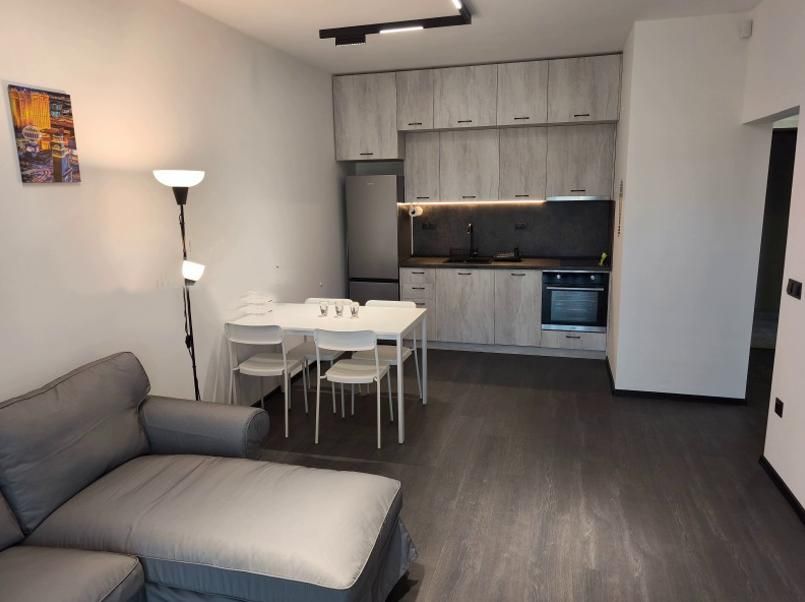 Дава се под наем Двустаен апартамент в София, Бъкстон - 63 кв.м за 790 € - Снимка #2