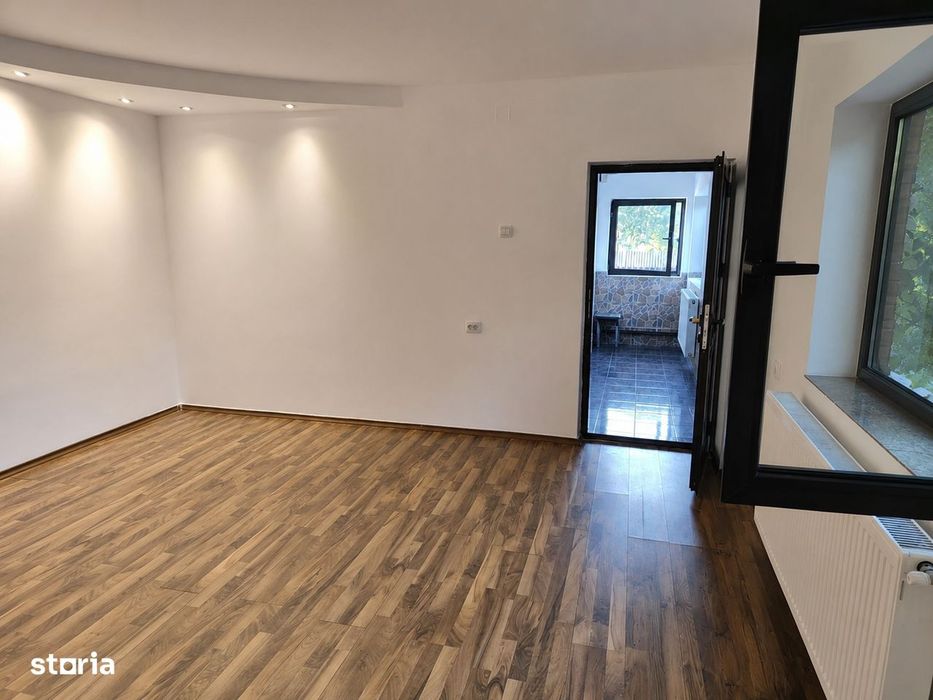 Casă De Vânzare – Golești | Aprox. 10 Km Pitești | 74.900 € Negociabil