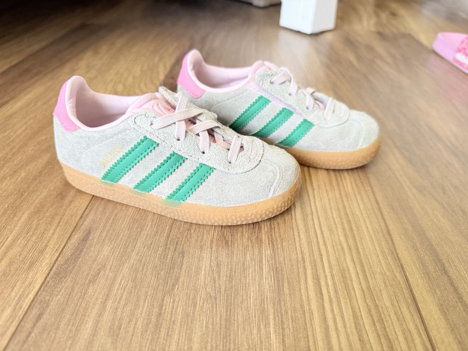 Adidas Gazelle номер 26 момиче