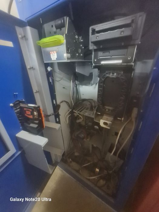 Терминалы платёжные продаётся.