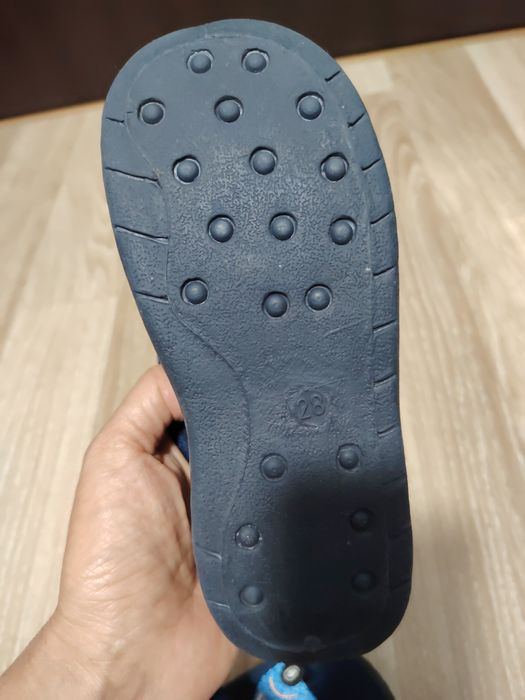 Детски пантофи много запазени