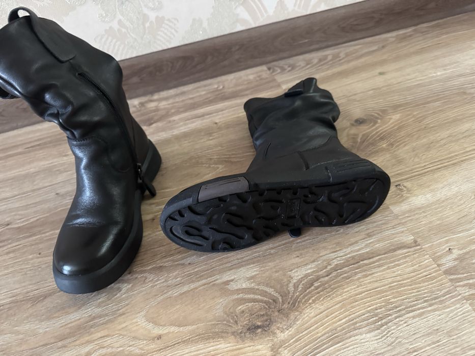 Продам сапожки на девочку