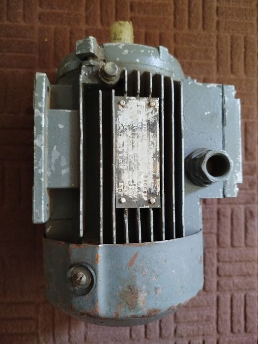 Электродвигатель АИР 3У.