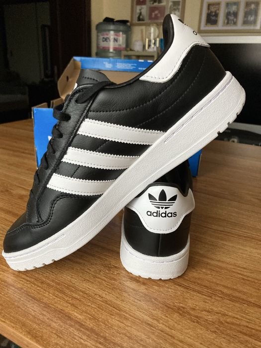 Оригинални мъжки маратонки Adidas Team Court