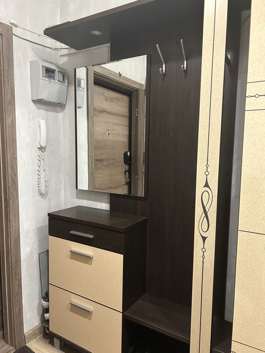 Продам прихожую.