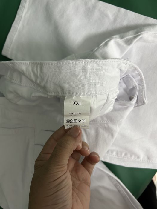 Продам джинсы белого цвета