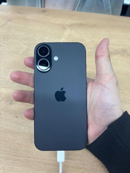 Продается айфон 16