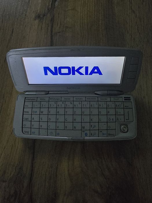 Продам Нокиа 9300
