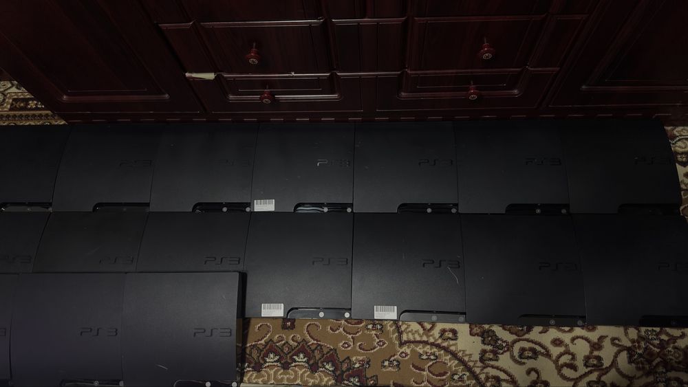 PlayStation 3 Slim с топ играми и джойстиком