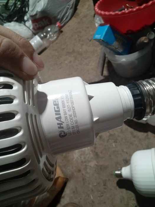 Лед лампочка разный