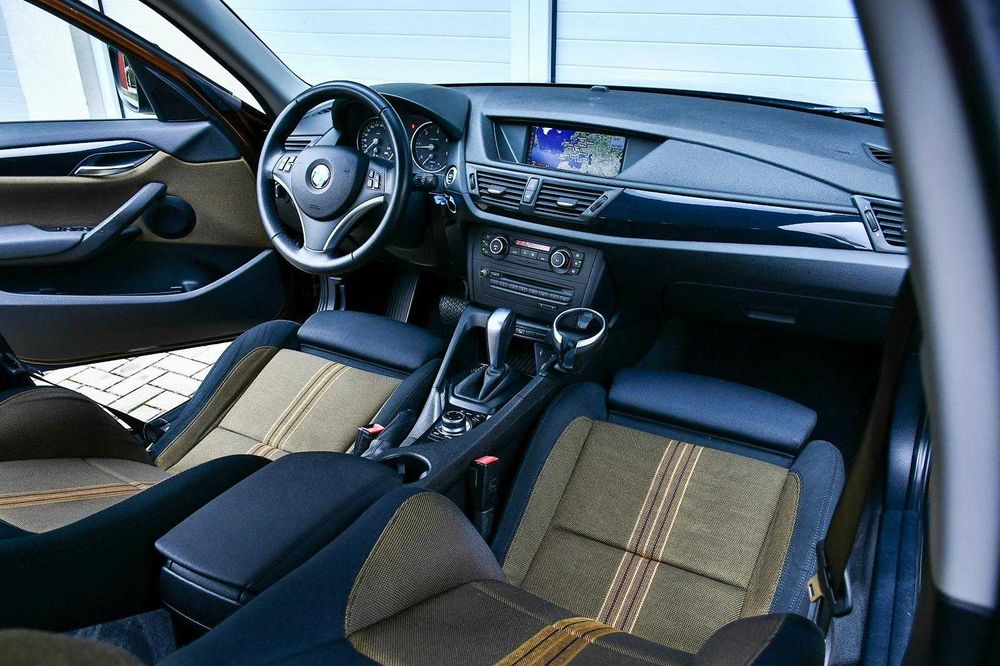 - BMW, X1, X-LINE. 2.0 Diesel, 143 CP, 4x4, Automata/Xenon/Navigatie -