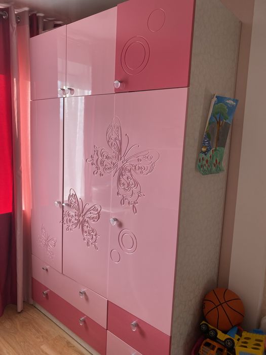 Продам мебель в детскую