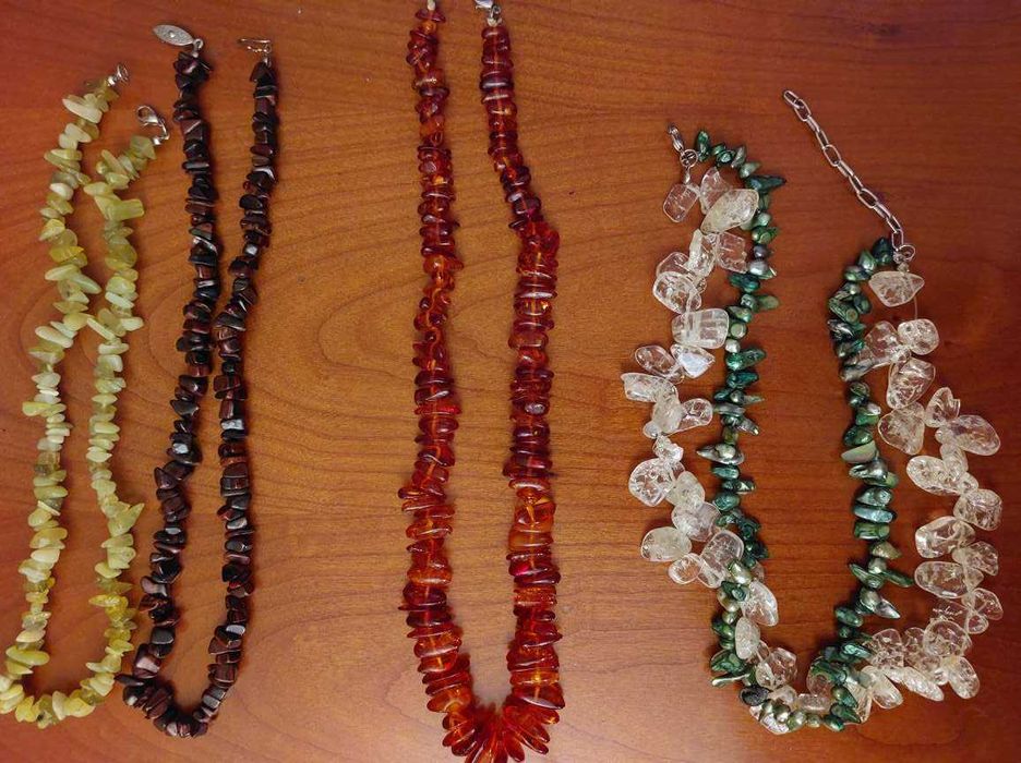 coliere diverse, plastic/metal/os/perle/semipretioase