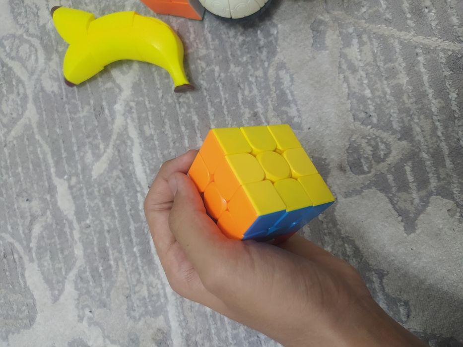 Kubik Rubiklar har xil