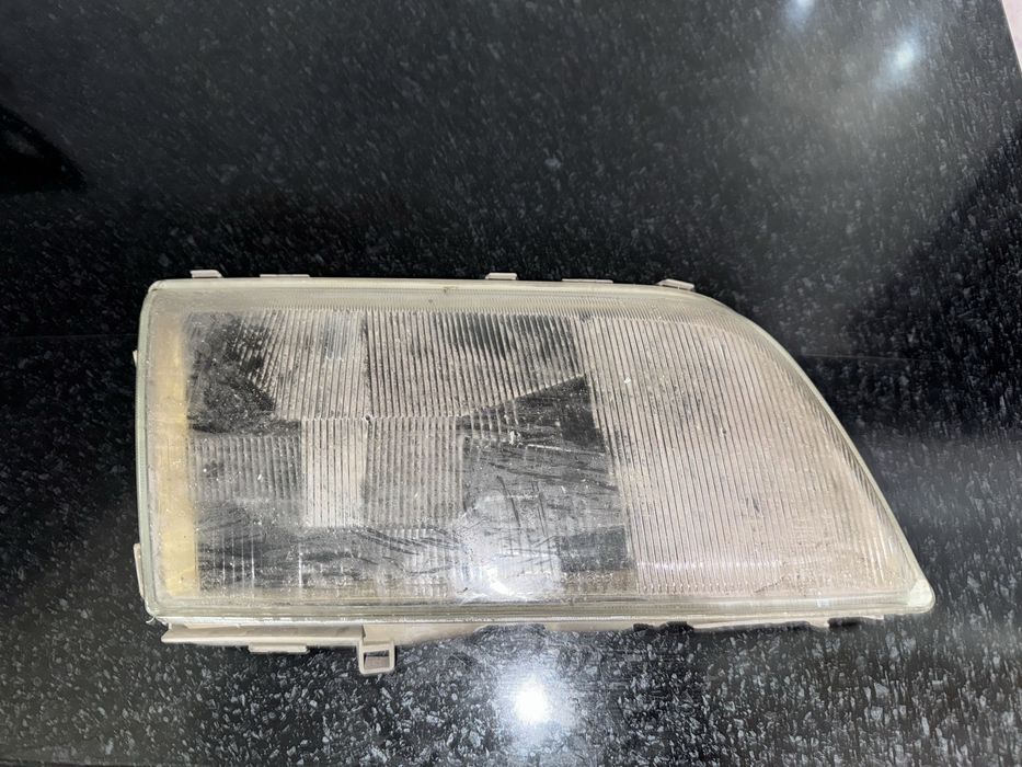 Стекло фары w202