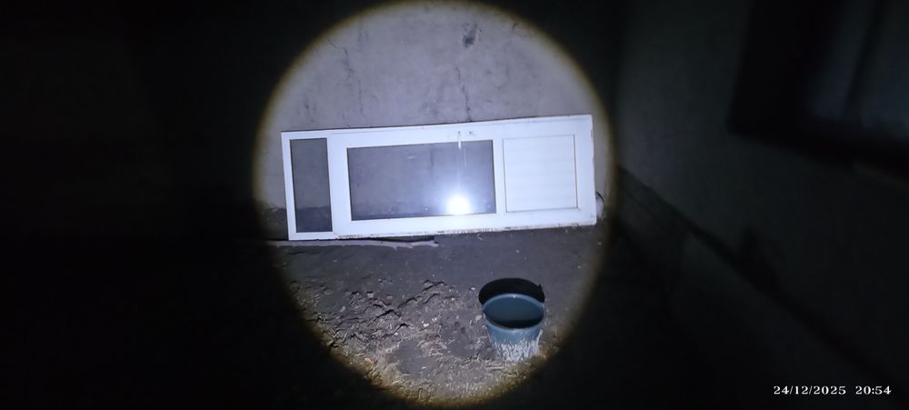 Eshik sotiladi akfa 1 ga 2.40