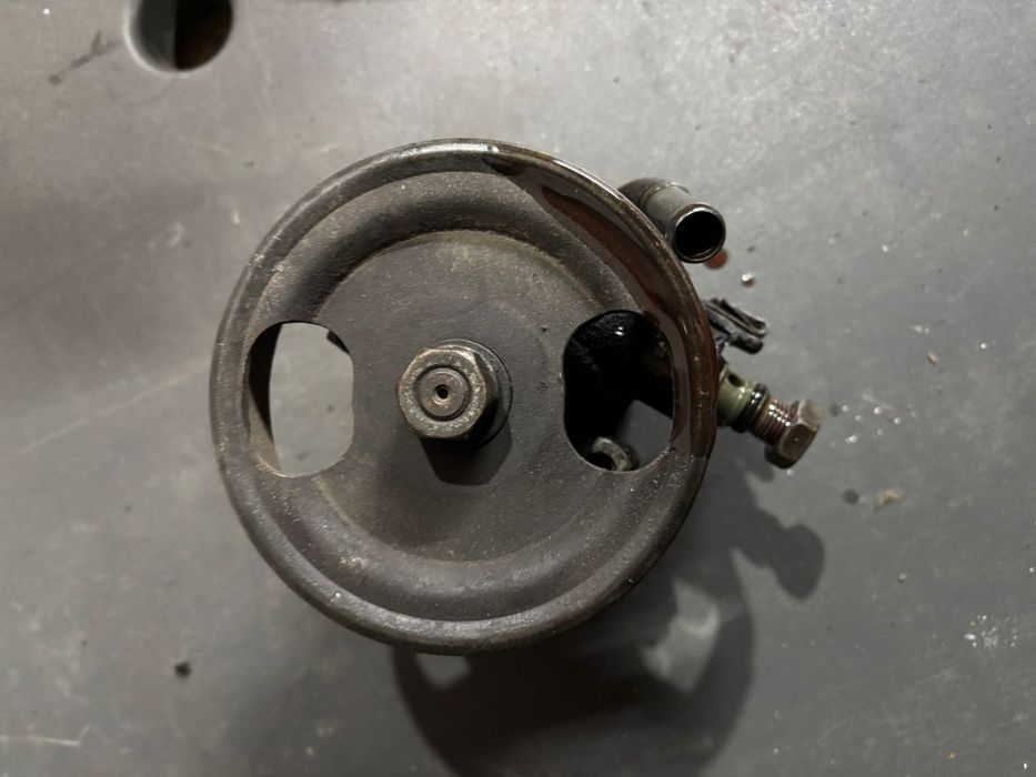 Насос гура Митсубиси галант 55кузов 4G63