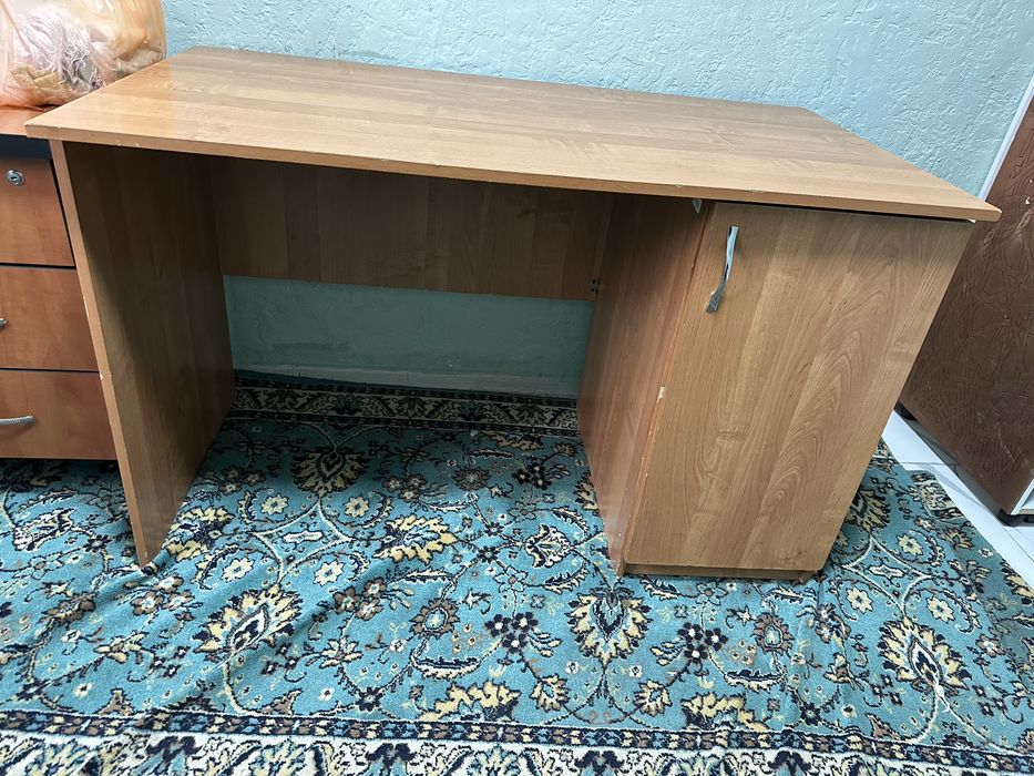 Срочно продам стол