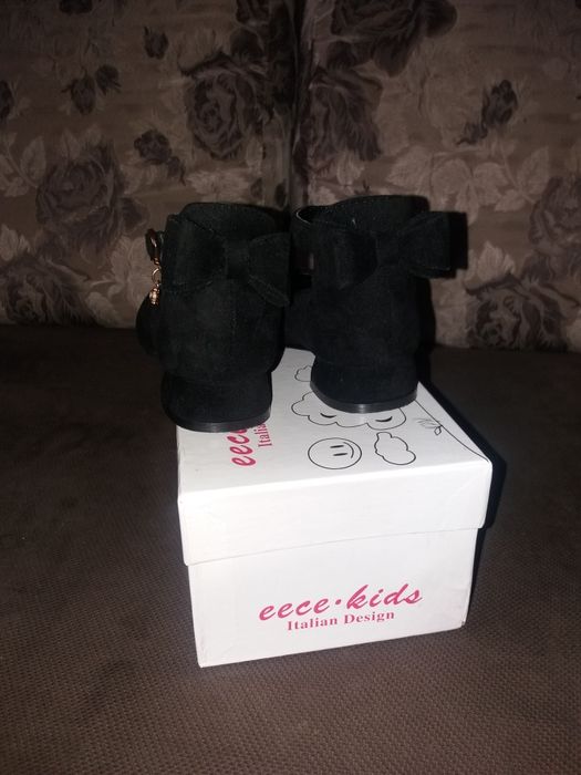 Продам туфли для девочки