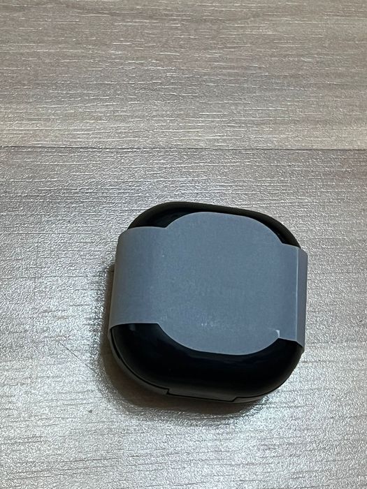 Наушники с коробкой