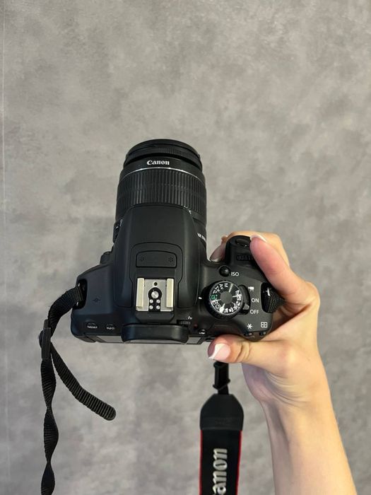Продам Canon EOS 650D