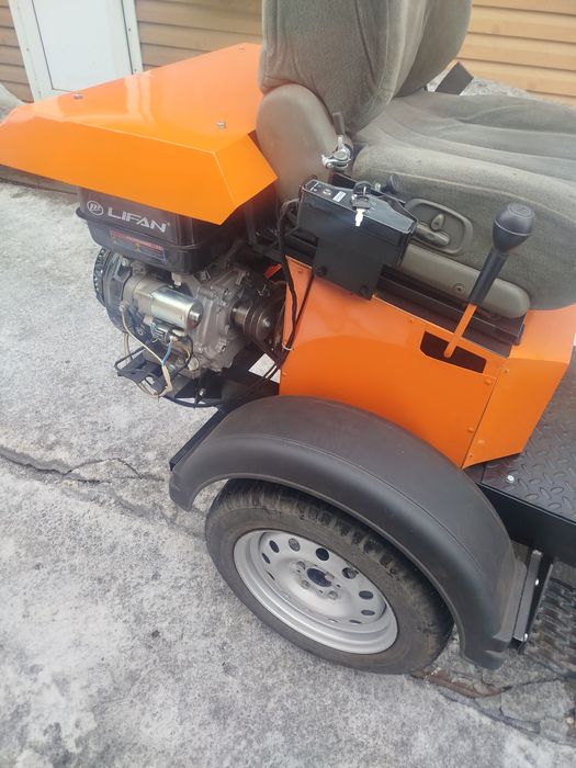 Продам трактор погрузчик