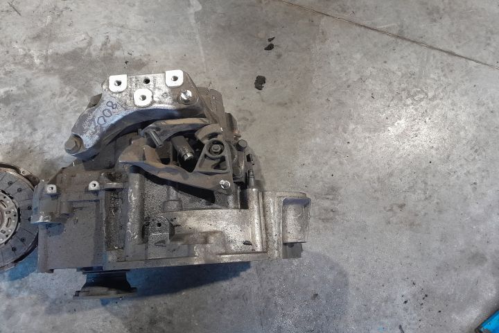 CUTIE DE VITEZE MANUALA TIP MOTOR AZV MX1253 Volkswagen VW Golf a 5-a